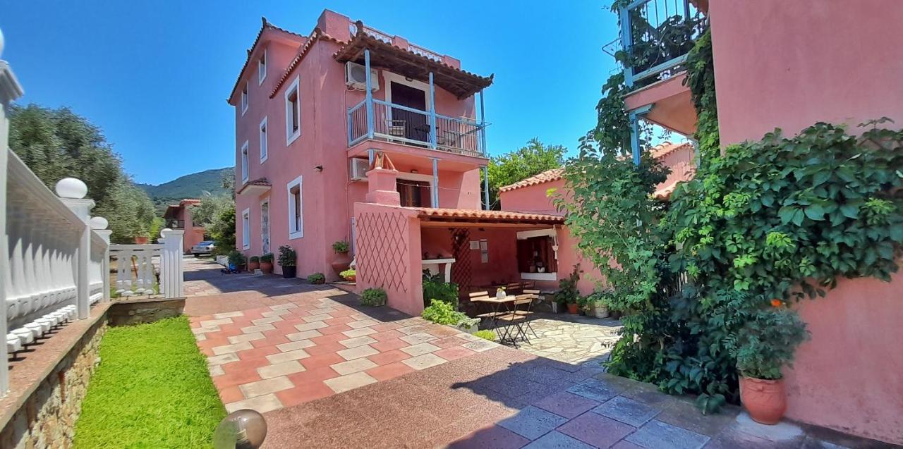 Georgia Apartments Stafylos Exterior photo